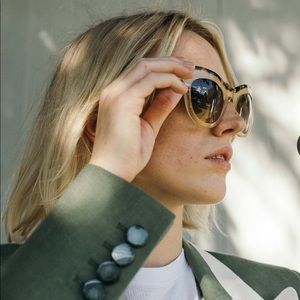 Meet your Posher, Marmary elizabeth